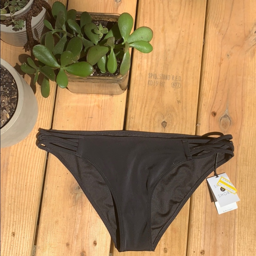 Black bikini bottom - medium (w/ tags!)